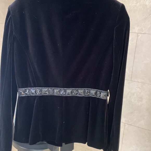 Adrienne Papell Boutique Black Velvet Jacket w/ embellishments. 100% silk lining - Picture 7 of 10